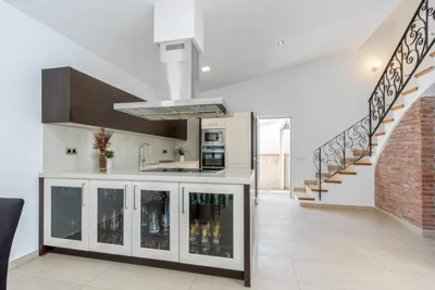 Goldhome - New house with private heated pool, parking, wifi, games room — photo 11