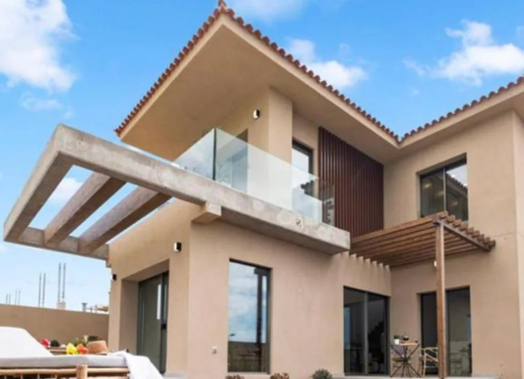 三卧室别墅 — Golf Tenerife South xx Wheel Accessible Shower xx Free WIFi xx Private Pool 30 degrees xx Two Terraces 30m2x60m2 xxFree Parking xx Mountain view xx Flatscreen 65 inch xx