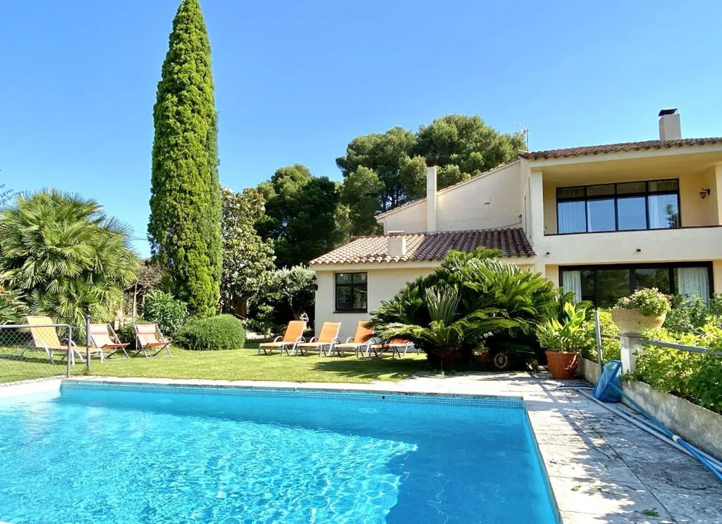 Villa con piscina privata — Gran Casa con Piscina Privada y jardín en Begur