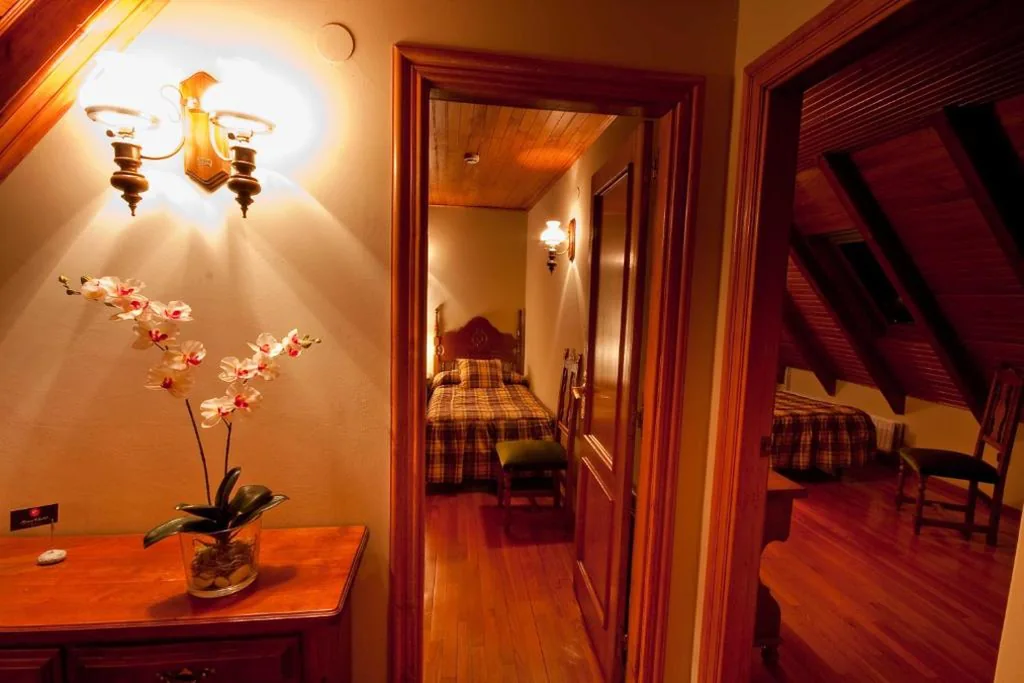 Habitaciones Familiares Comunicadas (4 adultos + 2 niños) — GRAN CHALET HOTEL & PETiT SPA WELLNESS