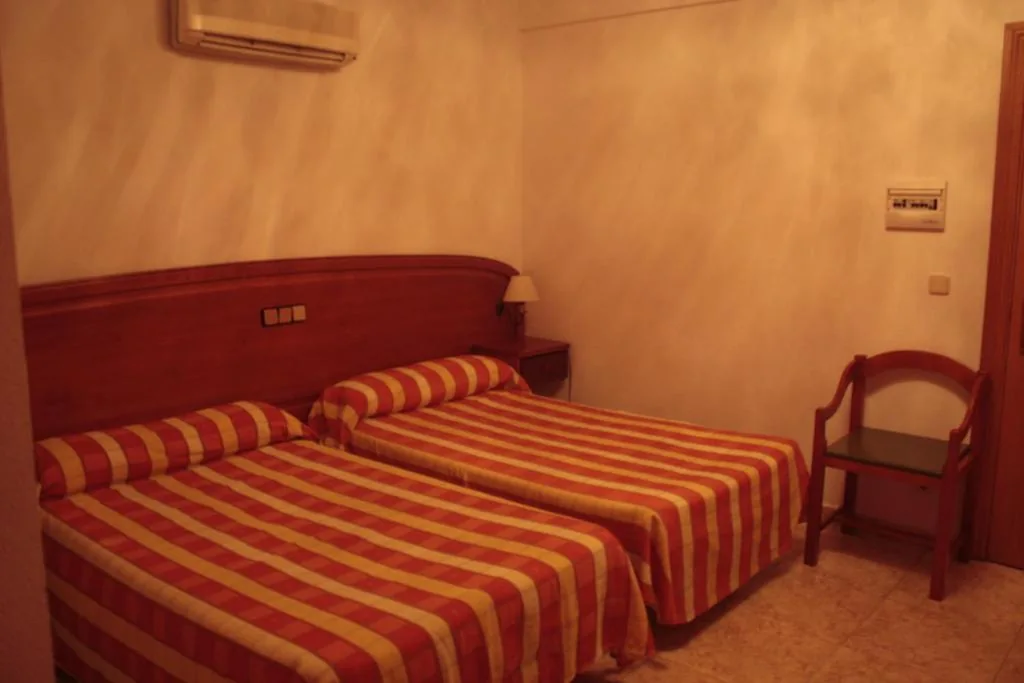 Tweepersoonskamer met douche - 2 bedden — Gran Hostal Asador de Soto