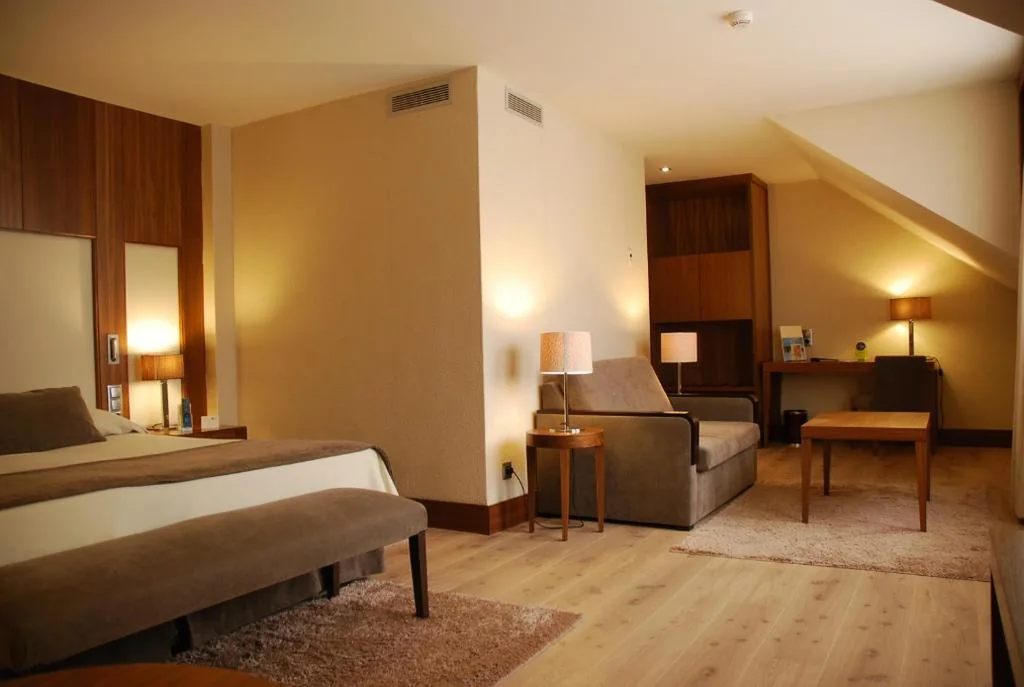 Habitación Triple (2 adultos + 1 niño) — Gran Hotel Balneario De Puente Viesgo
