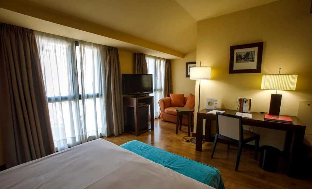 Superior-Doppelzimmer – 1 oder 2 Betten — Gran Hotel Ciudad de Barbastro