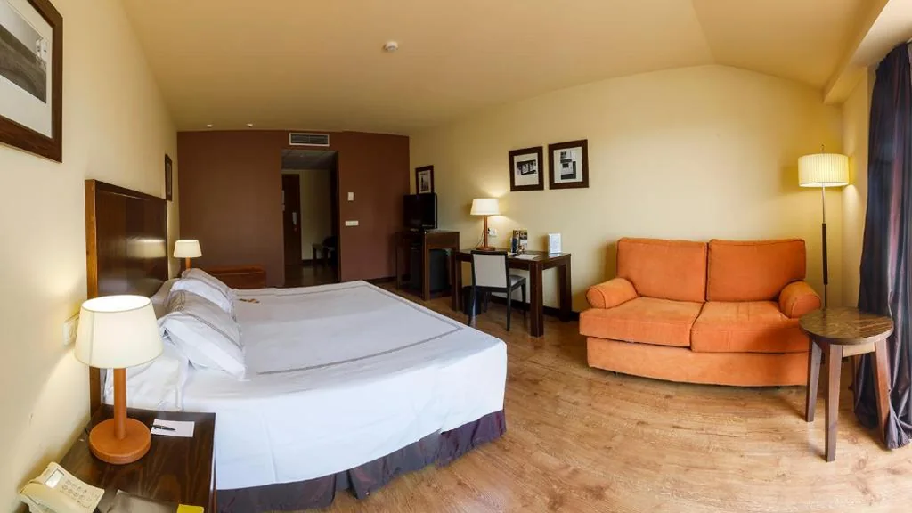 Junior Suite — Gran Hotel Ciudad de Barbastro