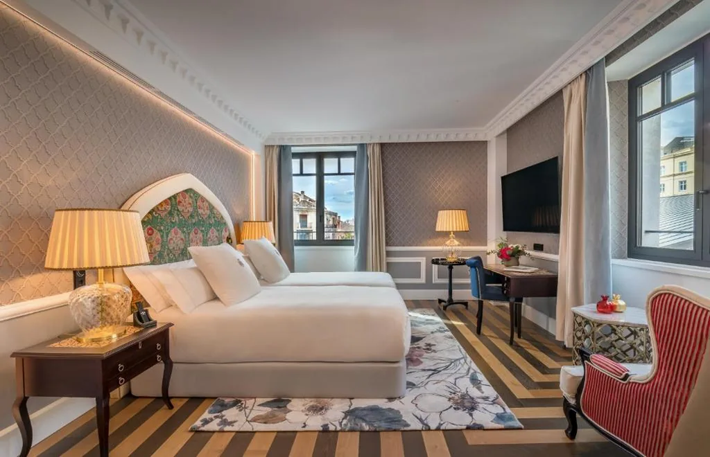 Junior Suite Mercader — Gran Hotel Claridge Granada - Preferred Hotels & Resorts