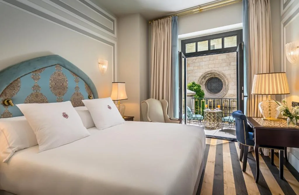 Premium Cathedral Terrace — Gran Hotel Claridge Granada - Preferred Hotels & Resorts