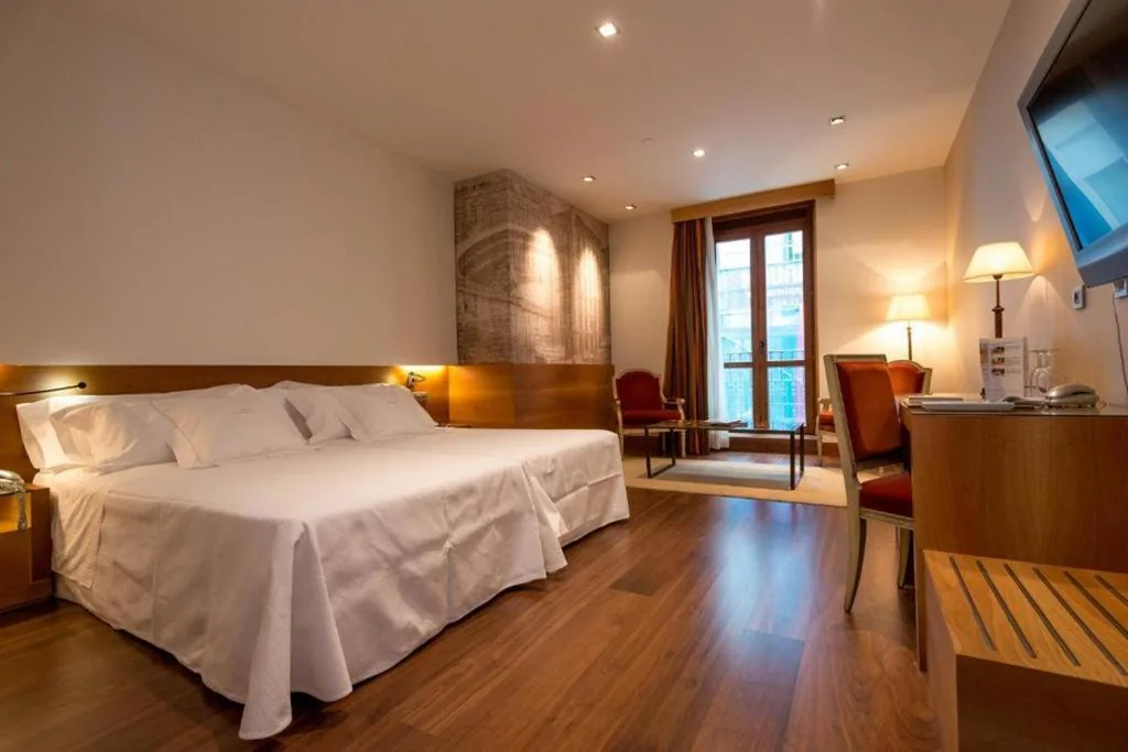 Camera Tripla Deluxe Grand — Gran Hotel La Perla