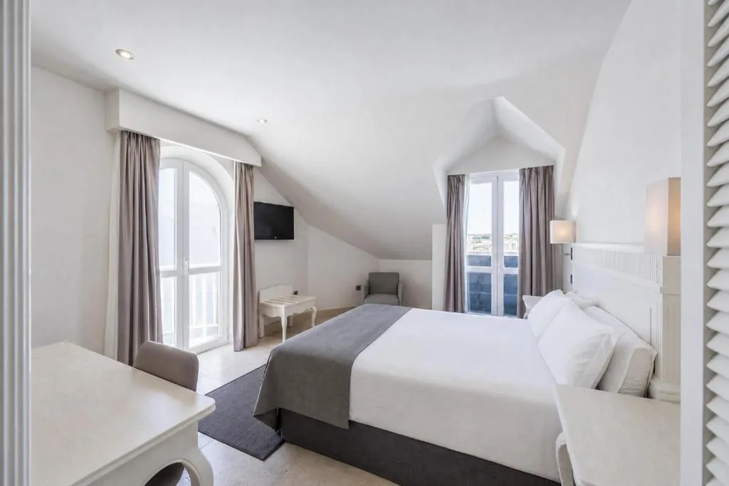 ダブルルーム（シングルベッド2台またはダブルベッド1台） — Gran Hotel Suances