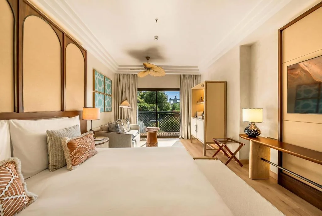 Superior kamer met extra groot bed — Gran Marbella Resort & Beach Club
