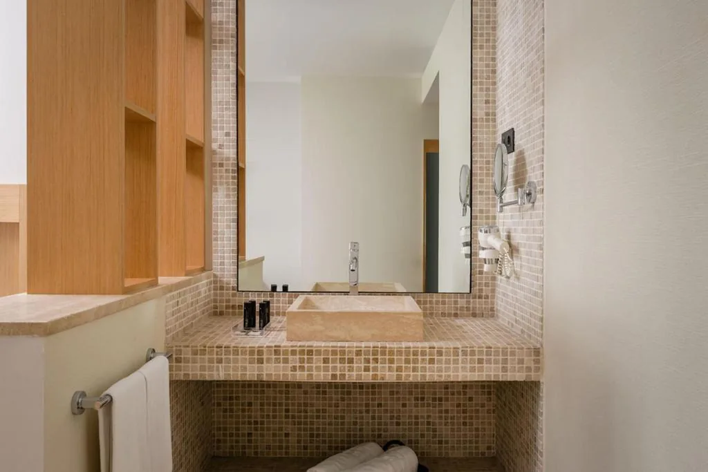 Familiekamer met uitzicht op de tuin (2 volwassenen + 1 kind) — Gran Palas Hotel - Spa incluido
