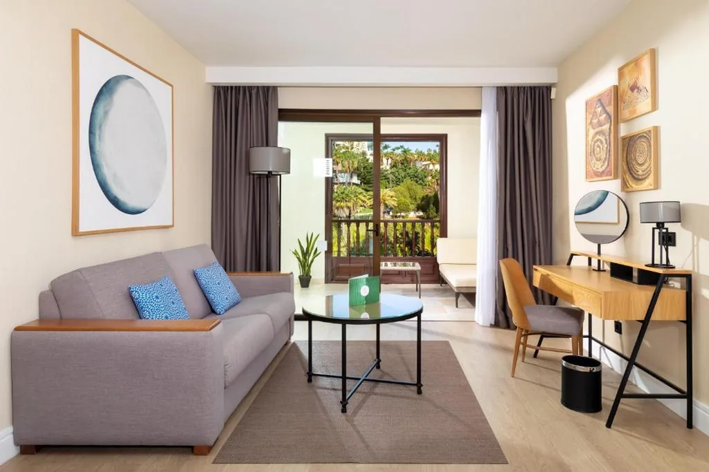 Deluxe客房（2位成人和1名儿童） — Gran Tacande Wellness & Relax Costa Adeje