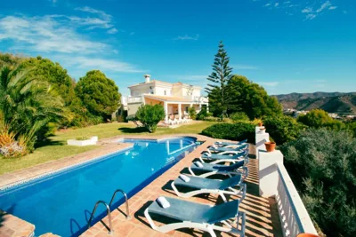 Gran villa con vistas al mar y piscina privada — Foto 2
