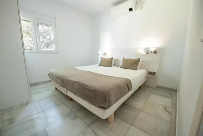 Gran villa con vistas al mar y piscina privada — Foto 5