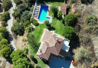 Gran villa con vistas al mar y piscina privada — Foto 6