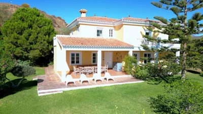 Gran villa con vistas al mar y piscina privada — Foto 7