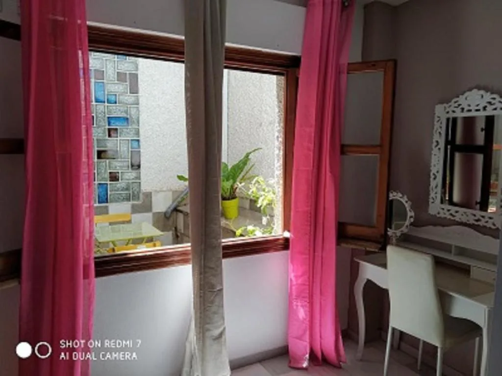 Stapelbed in gedeelde slaapzaal voor vrouwen met 4 bedden — Granada Old Town Hostel