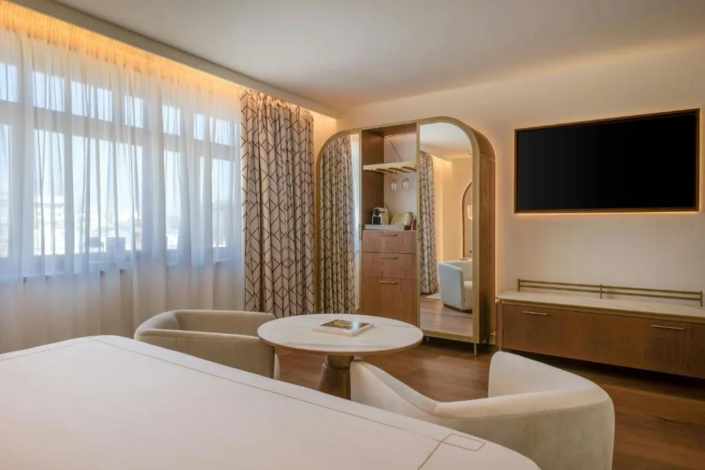 Premium City Hall King Room with City View — Grand Hotel Centenari, Valencia, Autograph Collection