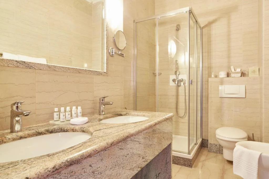 Chambre double avec vue latérale sur la mer — Grand Hotel Palladium Santa Eulalia del Rio