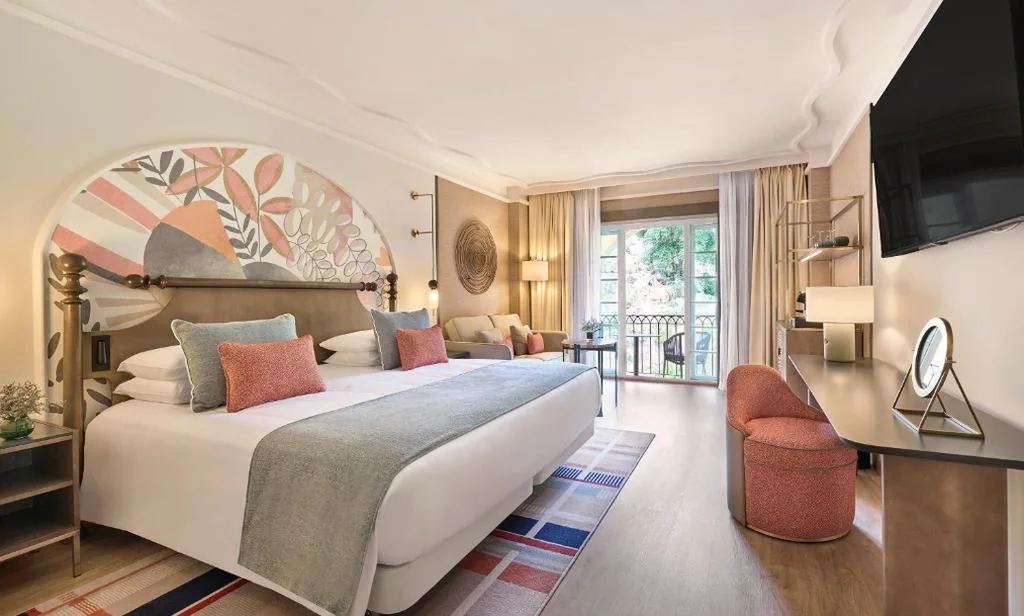 Quarto com Varanda e Vista para o Campo de Golfe - 1 Cama Extragrande — Grand Hyatt La Manga Club Golf & Spa