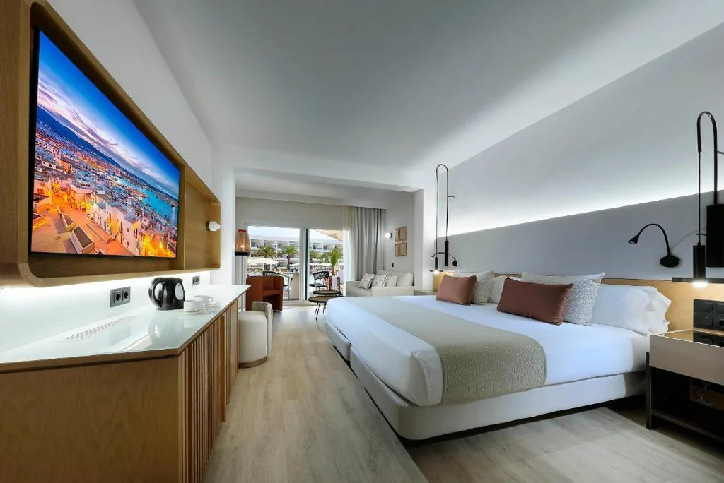 泳池旁高级客房 — Grand Palladium Select Palace Ibiza - All Inclusive