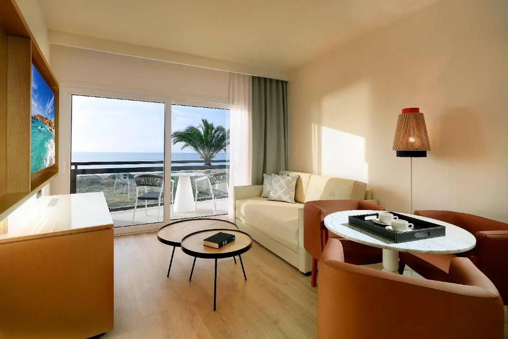 海景Junior Suite — Grand Palladium Select Palace Ibiza - All Inclusive