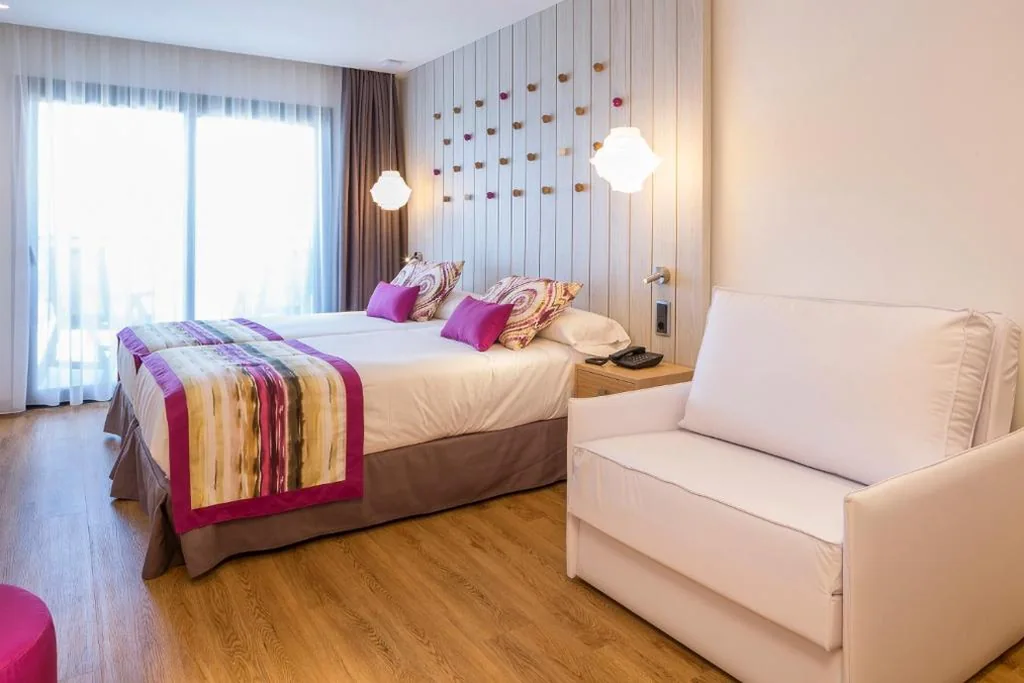Chambre Deluxe double — Grand Palladium White Island Resort & Spa - All Inclusive