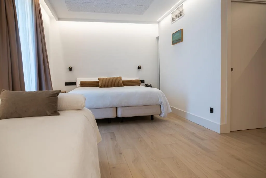 Doppelzimmer mit Balkon (2 Erwachsene + 1 Kind) — Granxa D Outeiro