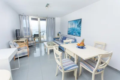 Great balcony over blue sea By CanariasGetaway — Foto 4