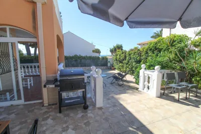 Great villa, Sea views, 20 secs walk to the beach, BBQ, 9 people, 5 mins car from Alicante city center, sailing club 3 mins walk — foto 10