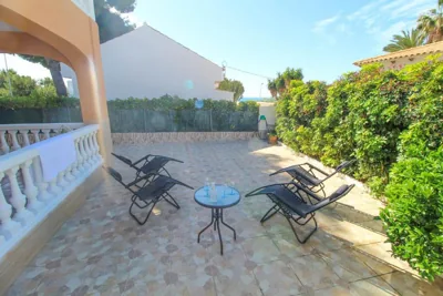 Great villa, Sea views, 20 secs walk to the beach, BBQ, 9 people, 5 mins car from Alicante city center, sailing club 3 mins walk — foto 12