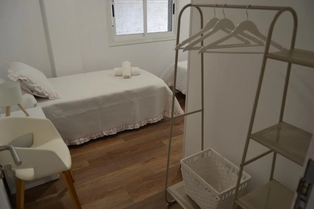 Twin Room — Greco 8