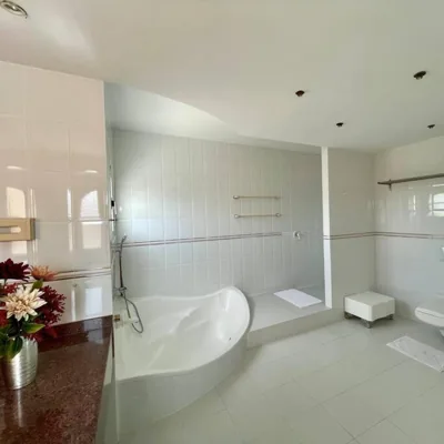 Große sonnendurchflutete Wohnung — foto 7
