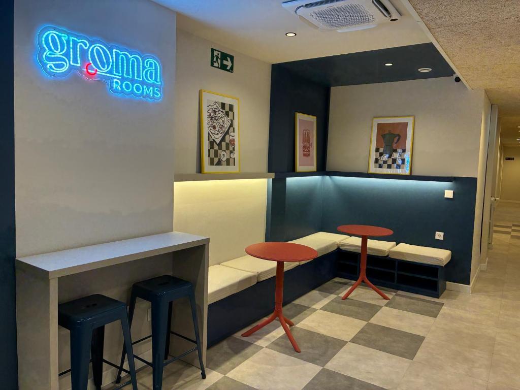 Groma Rooms