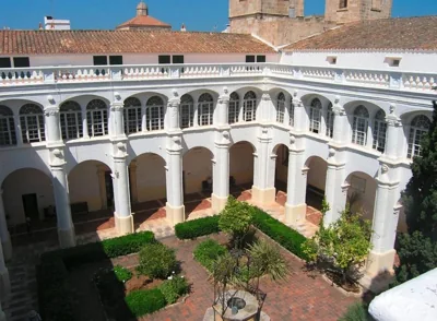Grupoandria El Claustre de Ciutadella - HOSPEDERIA — foto 5
