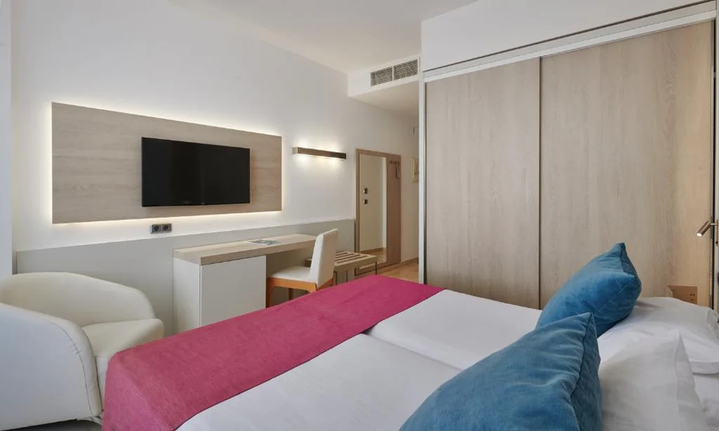 Quarto Duplo - 1 ou 2 camas (2 adultos) — Grupotel Acapulco Playa - Adults Only