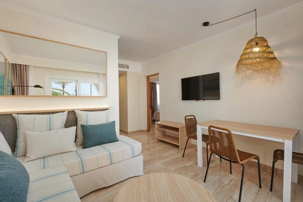 两居室公寓（2名成人＋2名儿童） — Grupotel Mar de Menorca