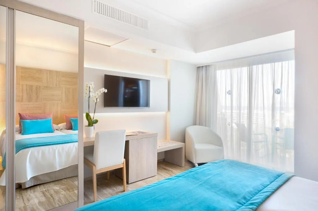 ダブルルーム（大人1名）－ベッド1台または2台 — Grupotel Orient
