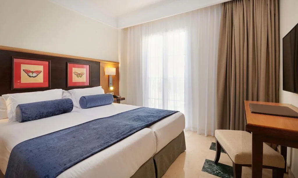 Suite (2 adultos) — Grupotel Playa de Palma Suites & Spa
