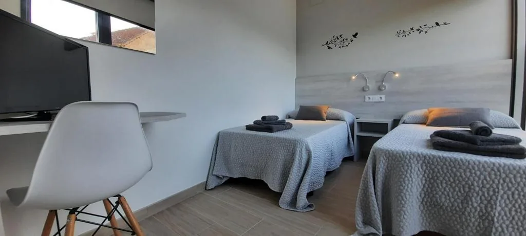 Quarto Duplo - 2 camas — Guest House Clarevar (Pensión *)