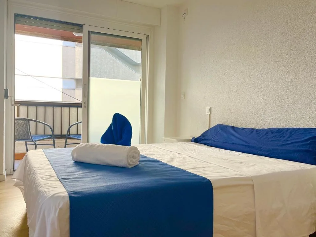 Triple Room with Balcony — Guest House Leo