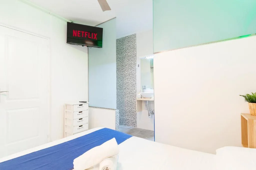 Quarto Individual com casa de banho privativa — Guest house Villa Neon Tenerife