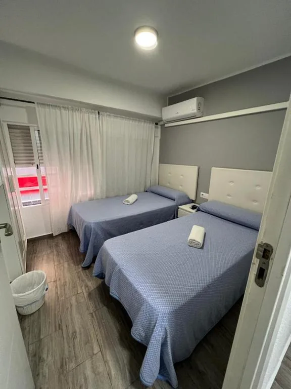 Habitación Estándar con baño compartido - 2 camas — Guesthouse Central