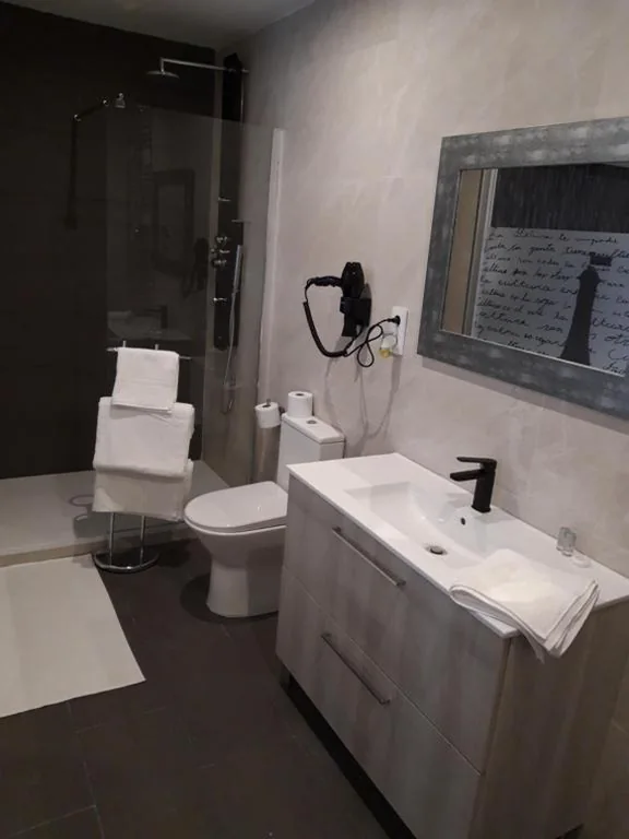 Habitación Deluxe - 1 cama grande — H.Albar Mieres