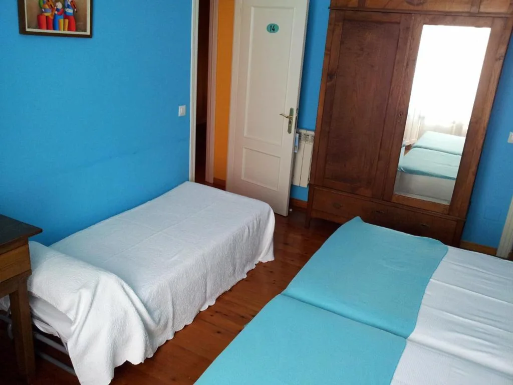 Chambre Double avec lit d’appoint – 1 ou 2 lits — H Casona Selgas de Cudillero