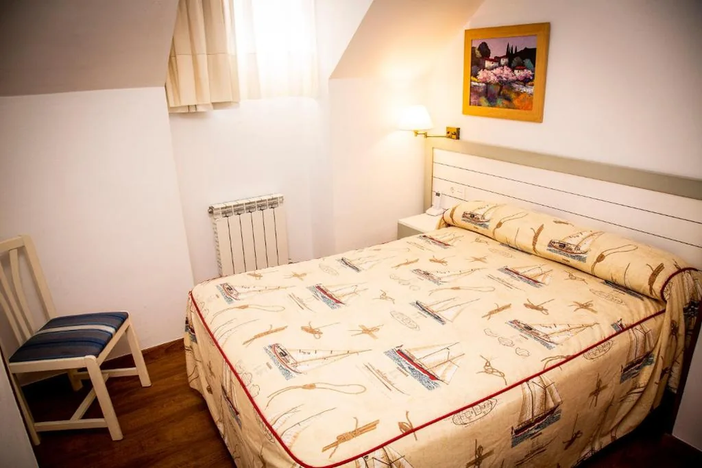 Quarto Duplo Pequeno — H Isabel - Suárez Inclán 38