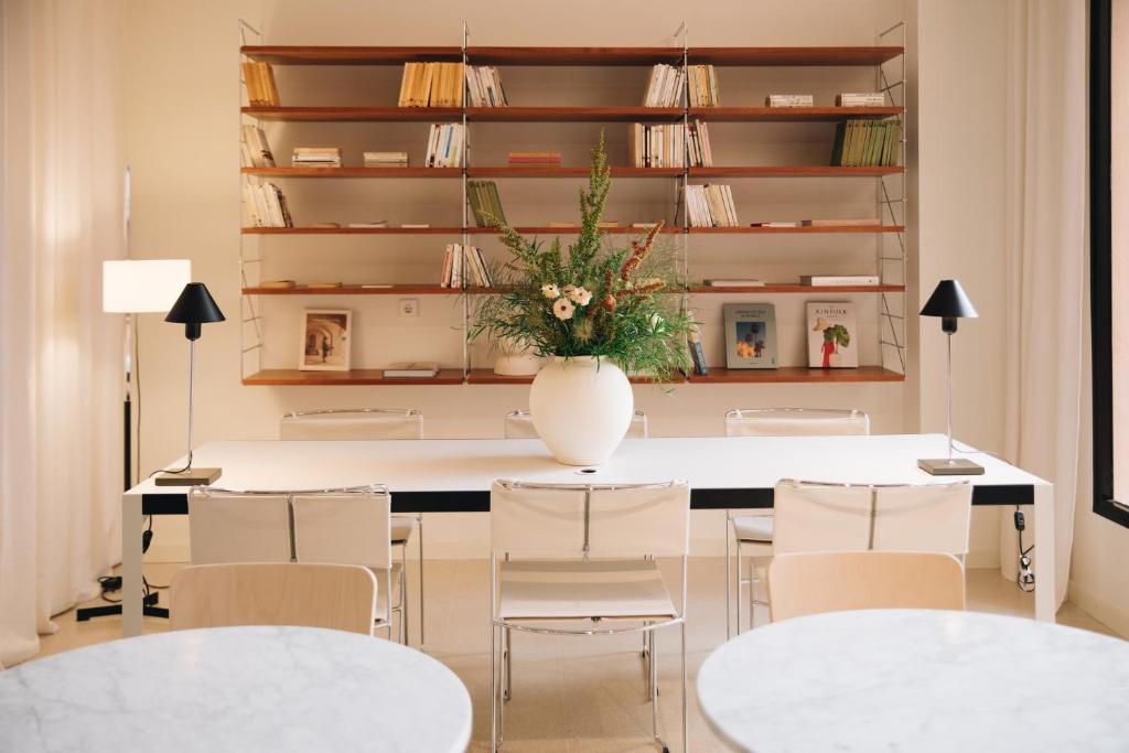 H La Paloma Boutique
