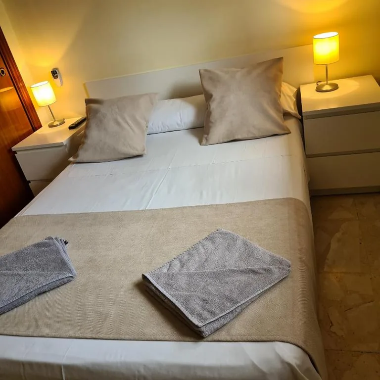 Habitación Doble Estándar con baño compartido — H Los Rafaeles