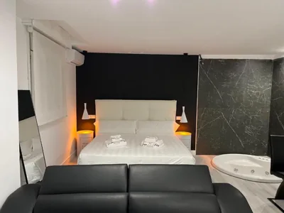 H. Pelayo Autocheck-In Suites con Jacuzzi — foto 2