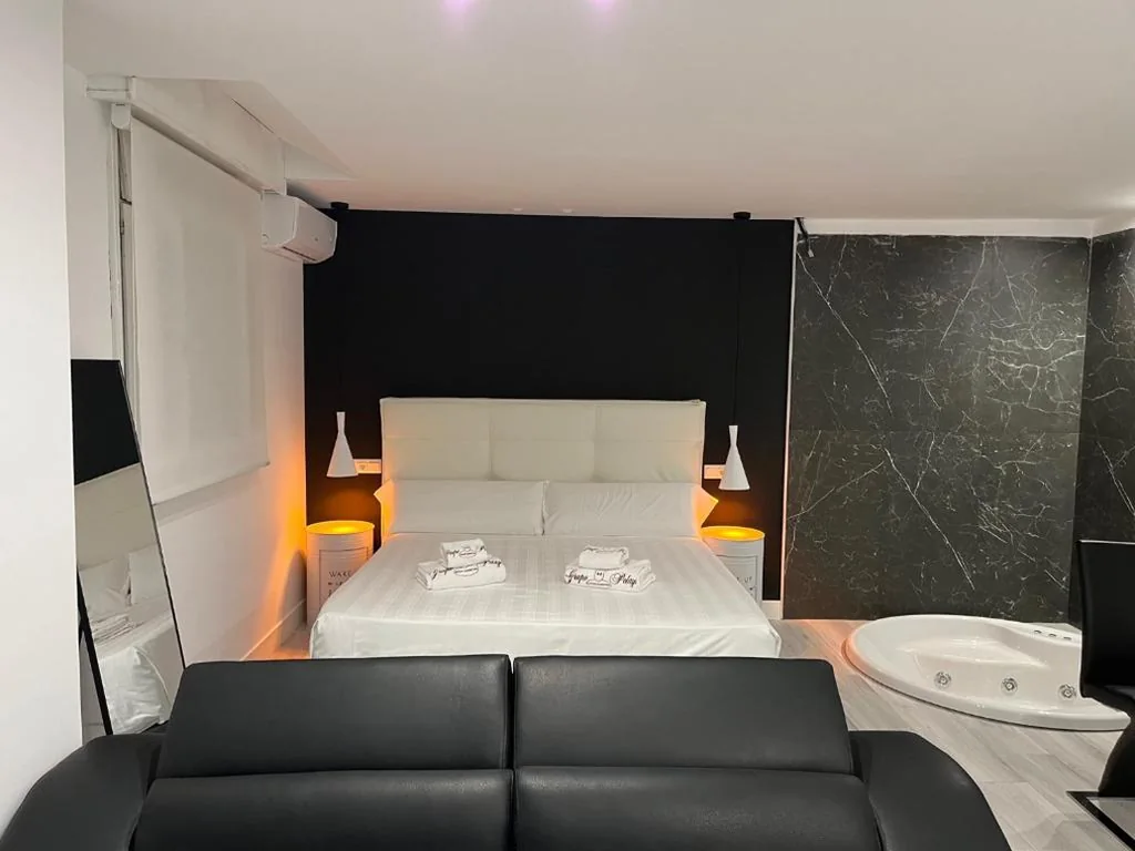 H. Pelayo Autocheck-In Suites con Jacuzzi