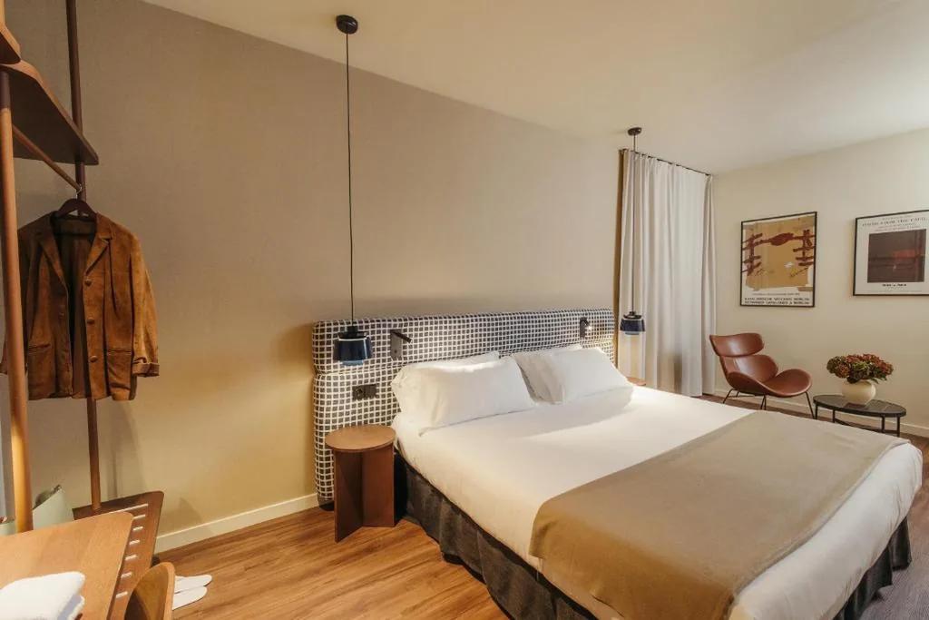 Executive Suite - extra groot bed — H Regas Adults Only